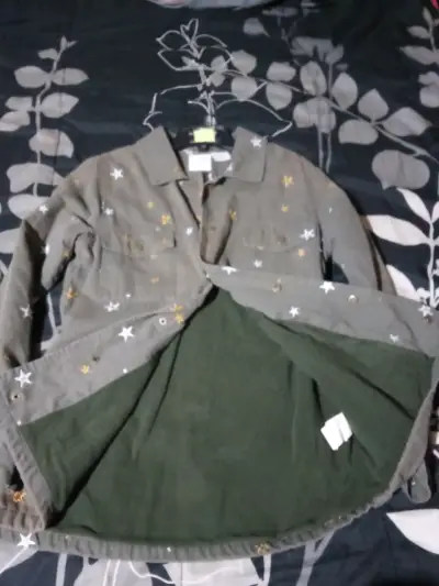 Chaqueta verde con estrellas marca umbrale - miniatura 3