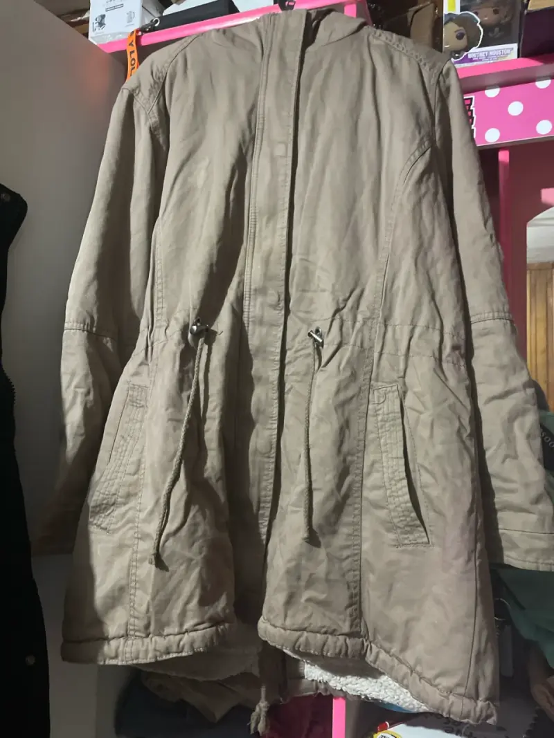 Parka beige con capucha - 1