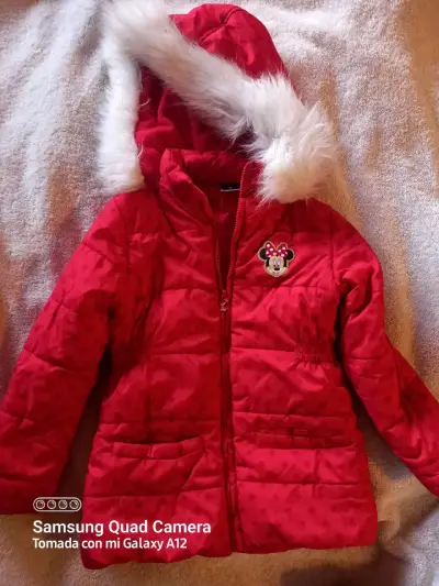 Chaqueta infantil roja con capucha - miniatura 1