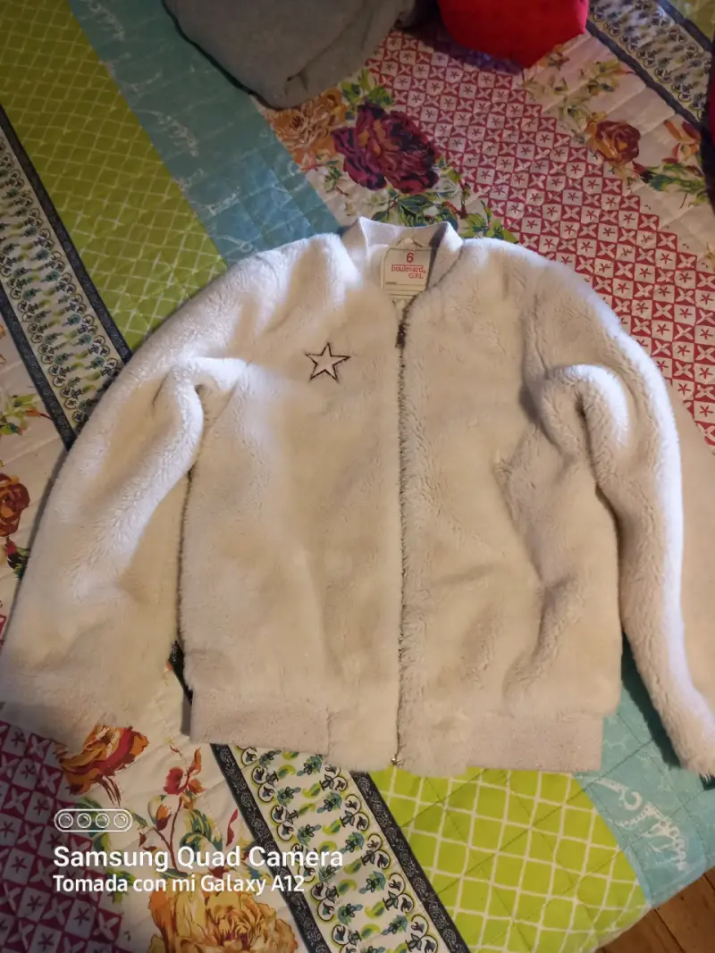 Chaqueta infantil roja con capucha - 2