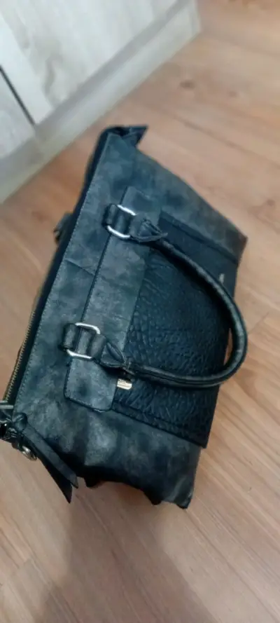 Cartera negra elegante - miniatura 1