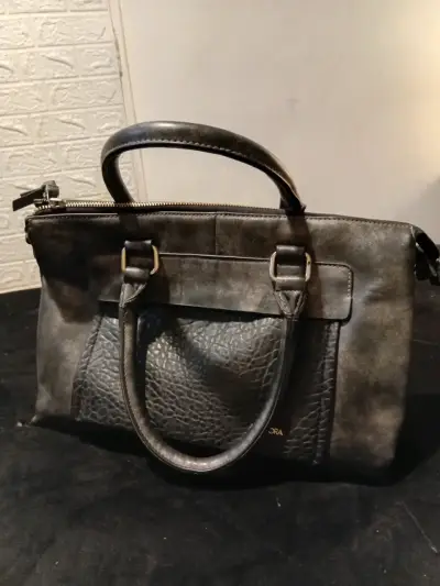 Cartera negra elegante - miniatura 2