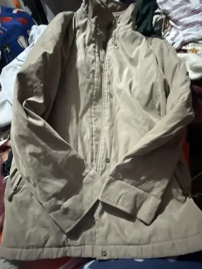 Chaqueta beige impermeable - miniatura 1