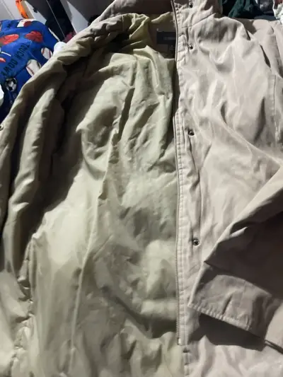 Chaqueta beige impermeable - miniatura 2