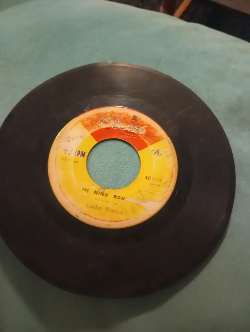 Vinilo Single 45 RPM Lucho Barrios - Mi Niña Bonit