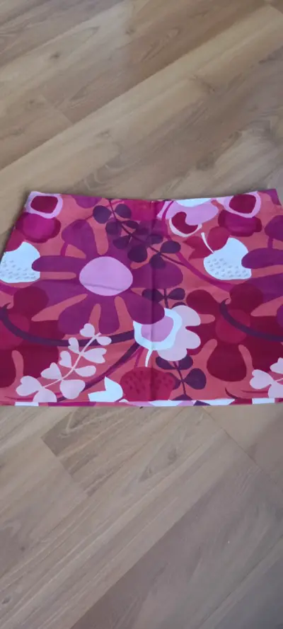 Falda con estampado floral - miniatura 1