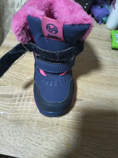 Botas de invierno infantiles azul y rosa - miniatura 4