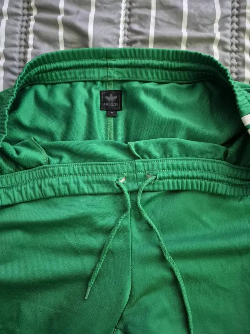 Pantalones deportivos verdes - 2