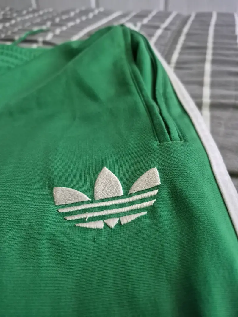 Pantalones deportivos verdes - 4