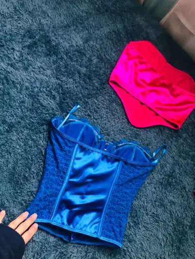 Corsets fucsia y azul en buena condición - miniatura 2