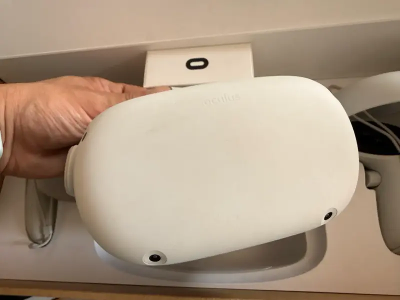 Gafas de realidad virtual en caja - 3