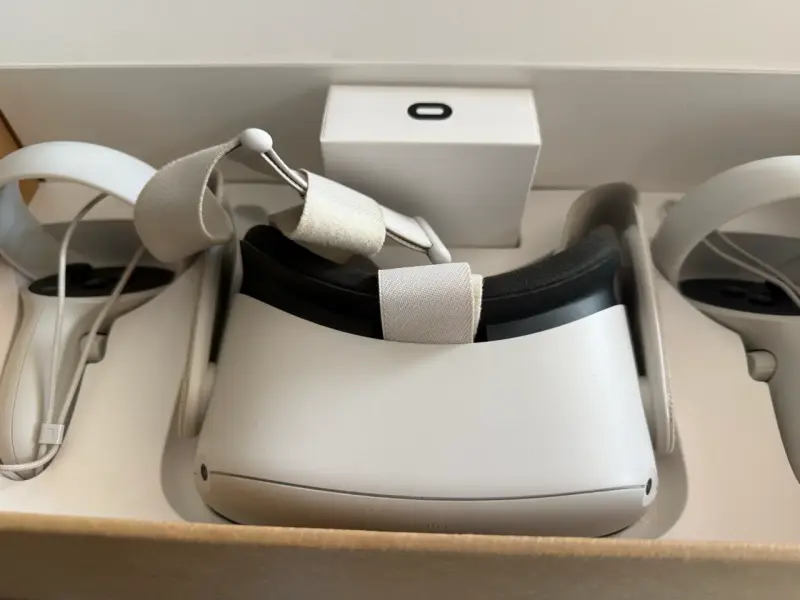 Gafas de realidad virtual en caja - 4