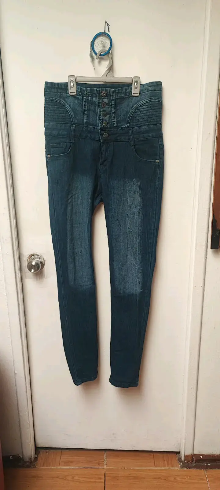 Jeans azul de cintura alta