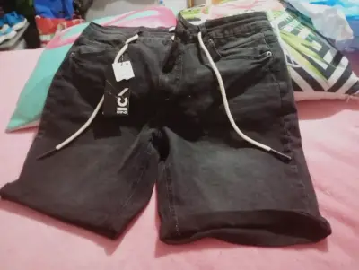 Shorts deportivos negros nuevos - miniatura 1