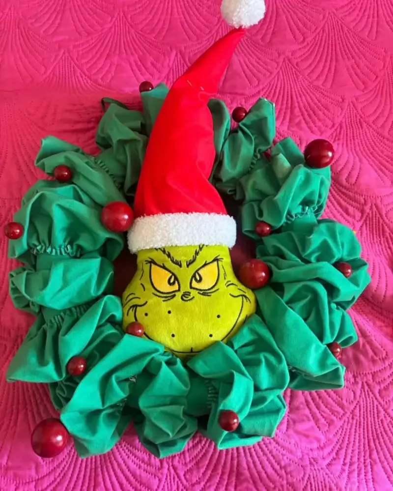 Corona navideña Grinch decorativa - 1