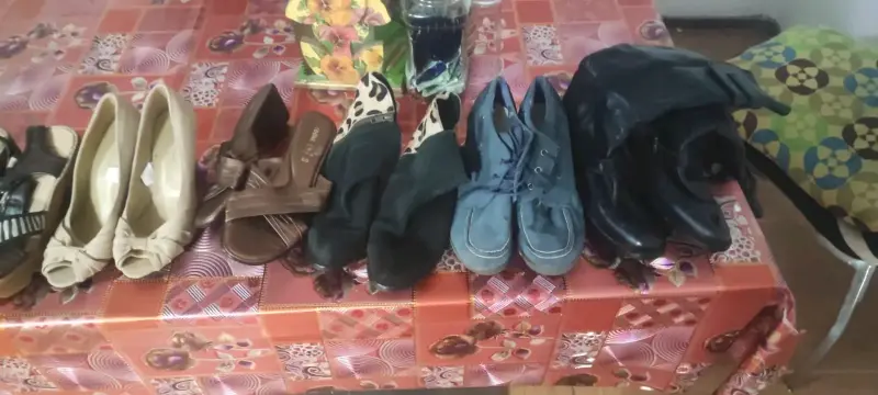 Lote de zapatos variados usados - 1