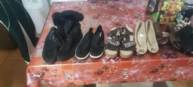 Lote de zapatos variados usados - 2