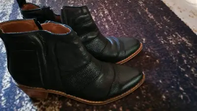 Botines de cuero negro - miniatura 1