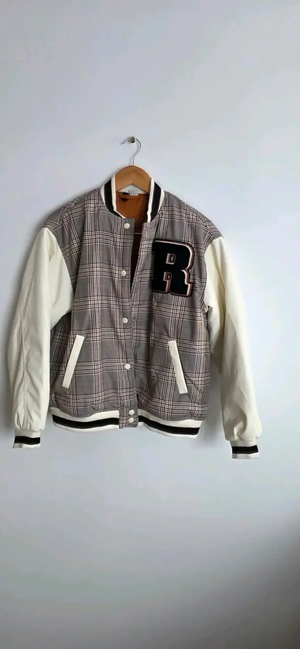 Chaqueta acolchada negra corta - 2