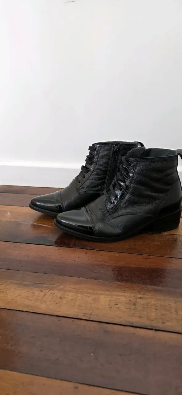 Botines negros de cuero - 1