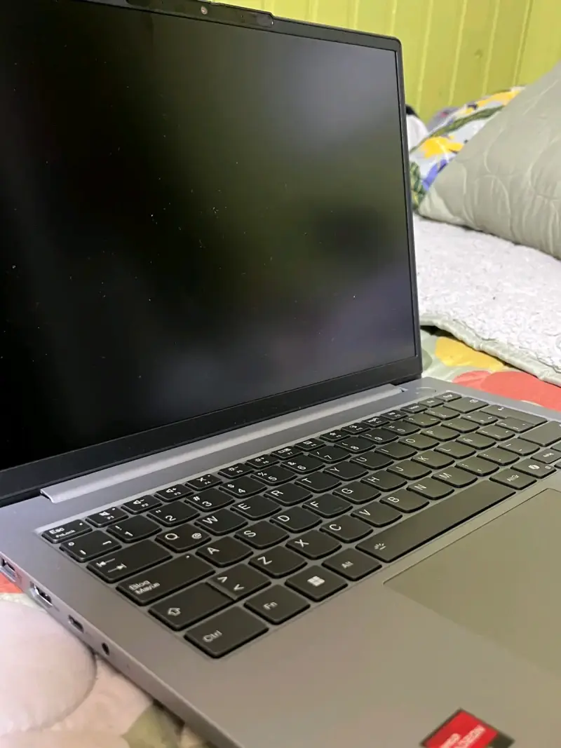 Portátil Lenovo ThinkBook 14 g7 gris - 4