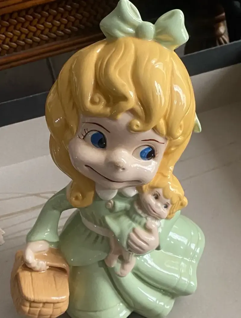 Figura decorativa de cerámica años 70 - 1