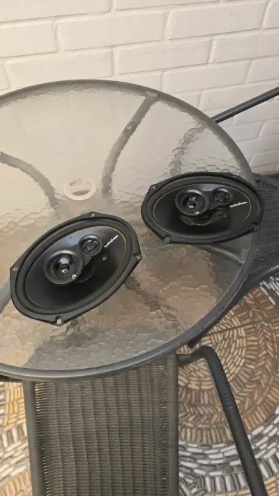 Parlantes Rockford Fosgate de 6x9 pulgadas - miniatura 1