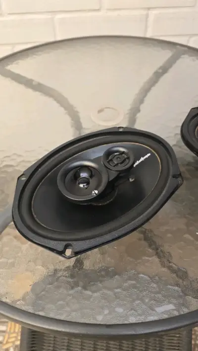 Parlantes Rockford Fosgate de 6x9 pulgadas - miniatura 2