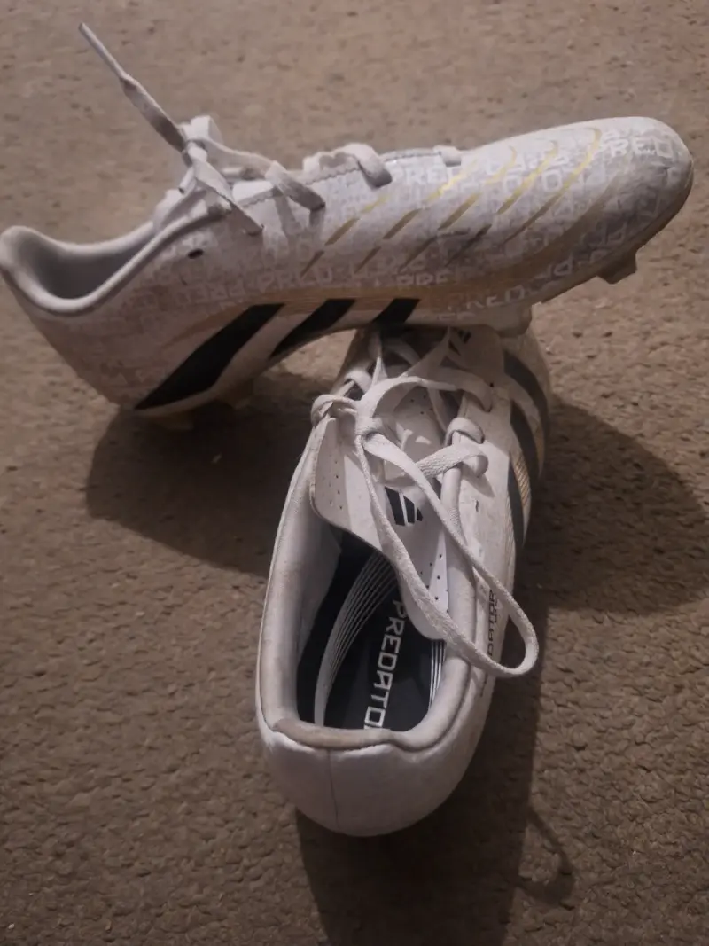 Zapatos de fútbol blancos Adidas - 1