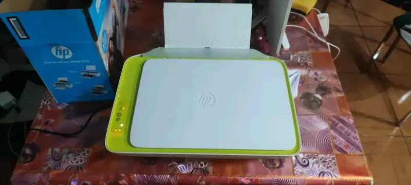 Impresora multifuncional HP Color - 2