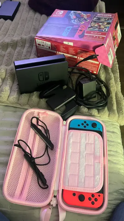 Nintendo Switch con accesorios - miniatura 1