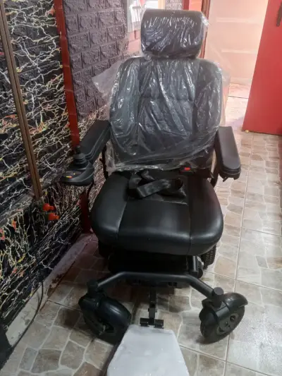 Silla de ruedas eléctrica - miniatura 3