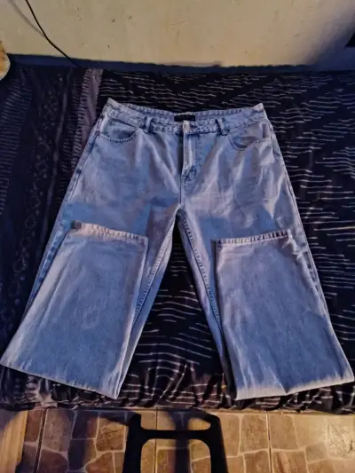 Variados pantalones de mezclilla - miniatura 2