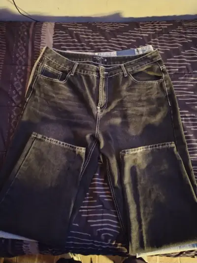 Variados pantalones de mezclilla - miniatura 4