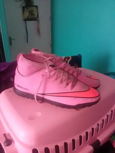 Zapatillas deportivas rosas - miniatura 1