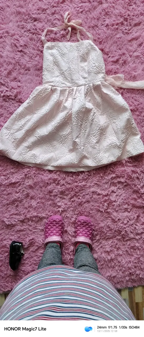 Vestido rosado con textura - 1