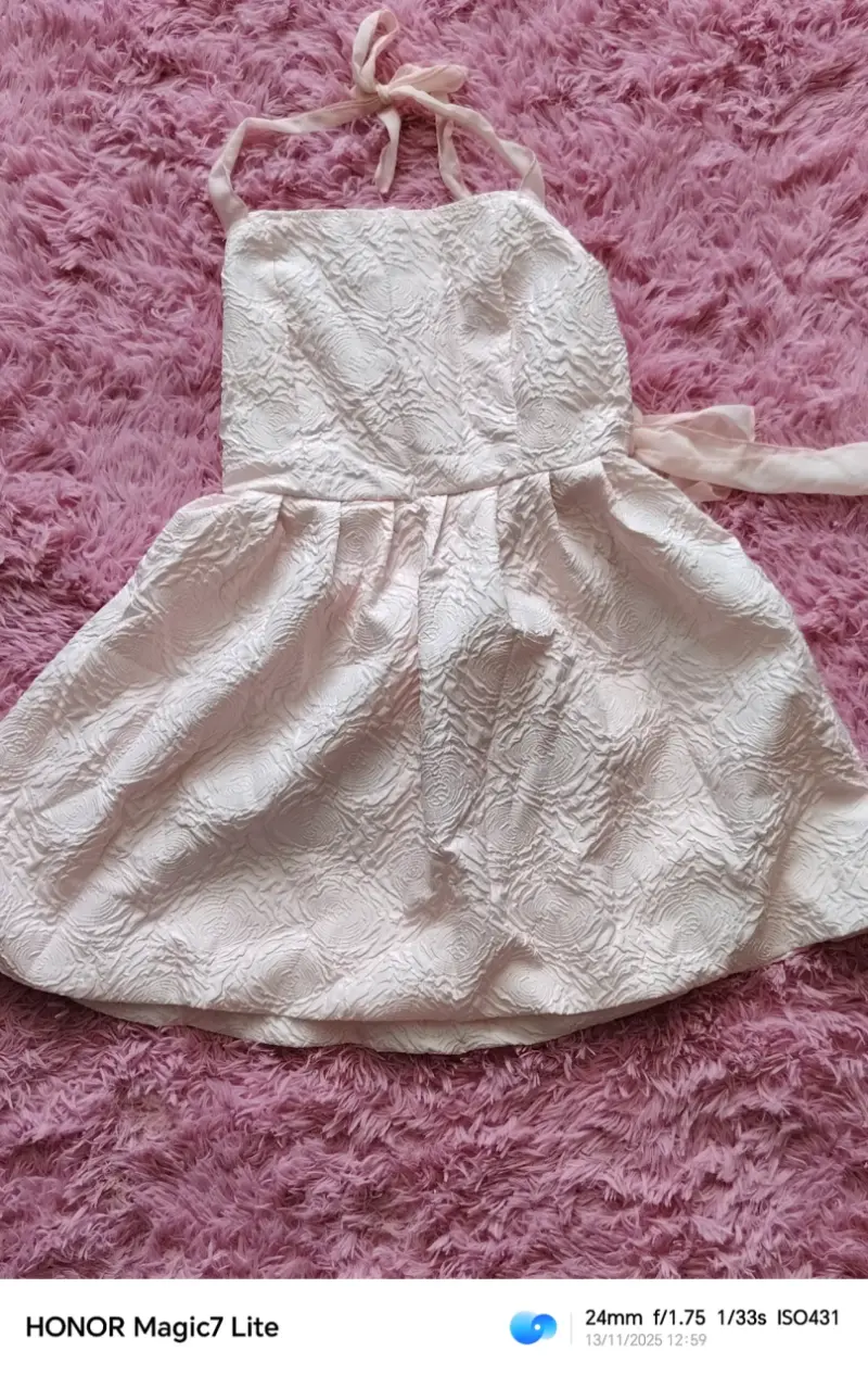 Vestido rosado con textura - 3