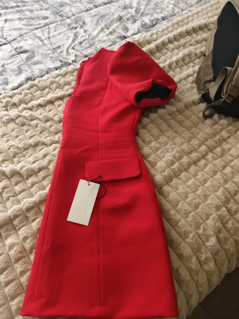 Vestido rojo nuevo con etiqueta - 1