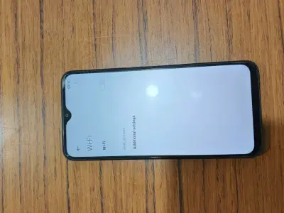 Smartphone Redmi con cámara cuádruple - miniatura 3
