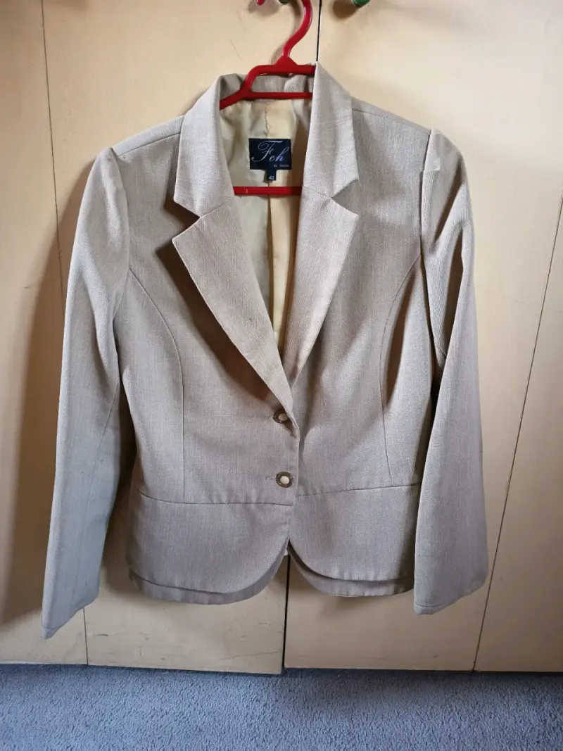 Blazer beige elegante talla 42 - 1