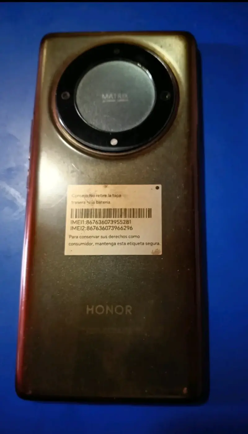 Teléfono Honor con carcasa - 3