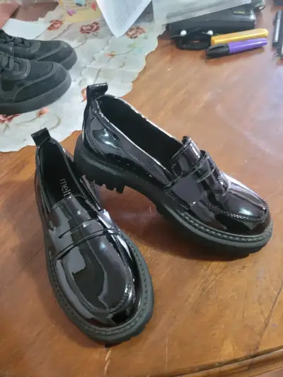Zapatos de charol negros - miniatura 1