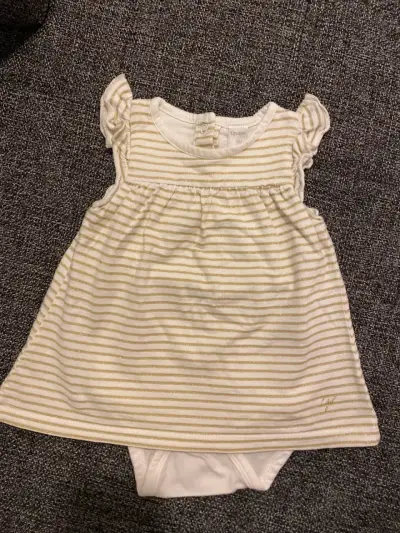 Vestido con detalles dorados Opaline - miniatura 1