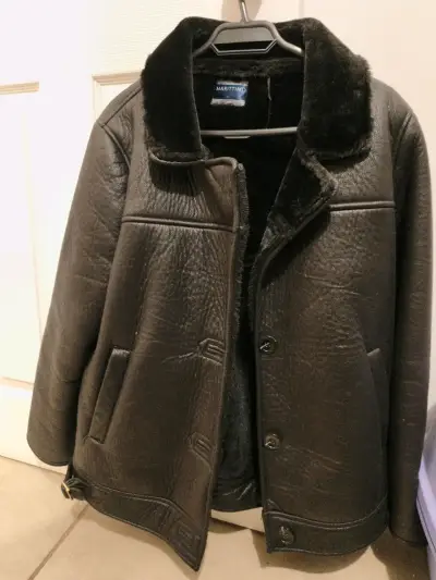Abrigo de cuero negro - miniatura 1