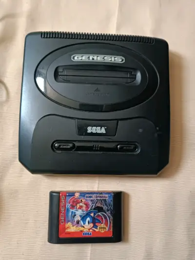 Consola Sega Genesis con juego Sonic spinball - miniatura 1