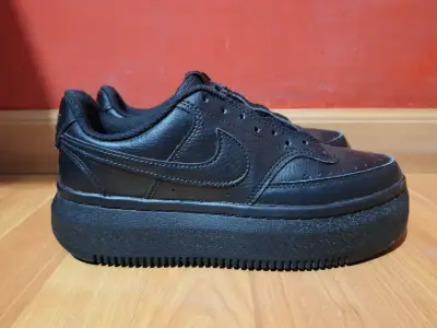 Zapatillas negras con plataforma - miniatura 1