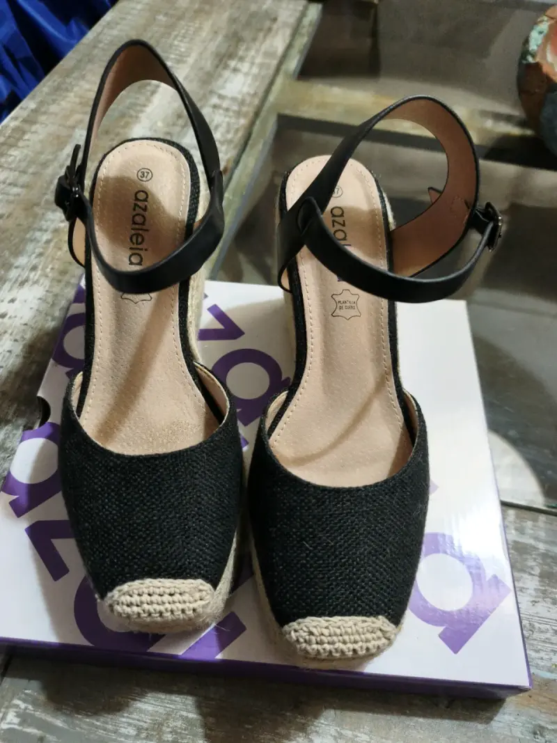 Sandalias negras Azaleia con tacón - 1