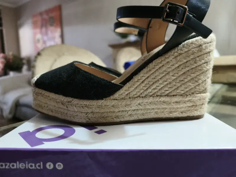Sandalias negras Azaleia con tacón - 2