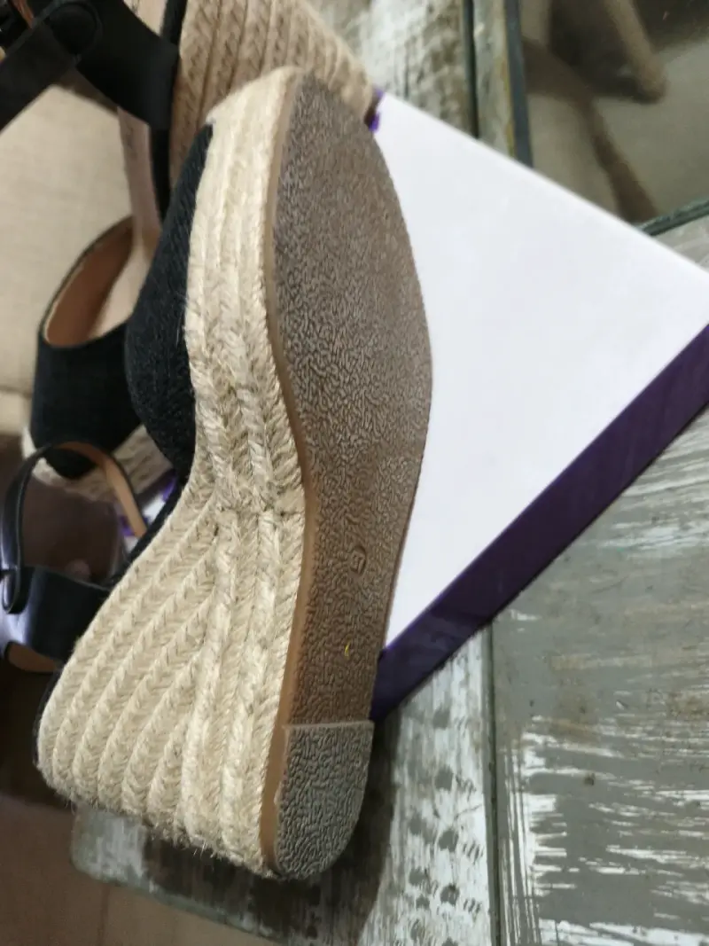 Sandalias negras Azaleia con tacón - 3