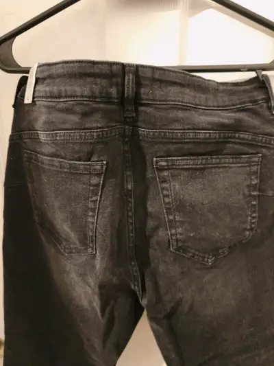 Pantalones negros con etiqueta - miniatura 6